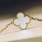 [Elowen jewels ]CLOVER 20 MOTIFS WHITE MOP NECKLACE
