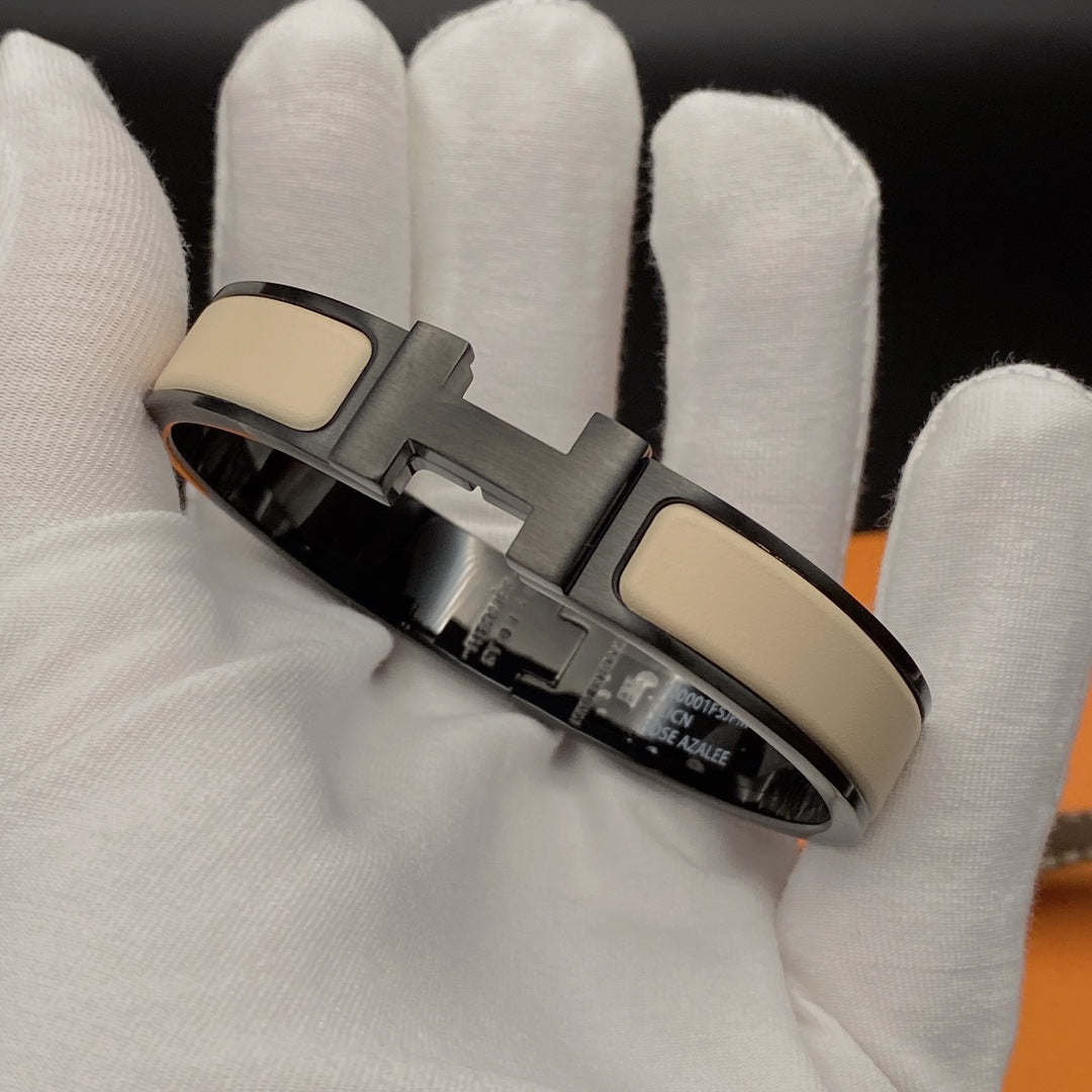 [Elowen jewels ]H-ARMBAND 12MM SCHWARZ BEIGE KERAMIK