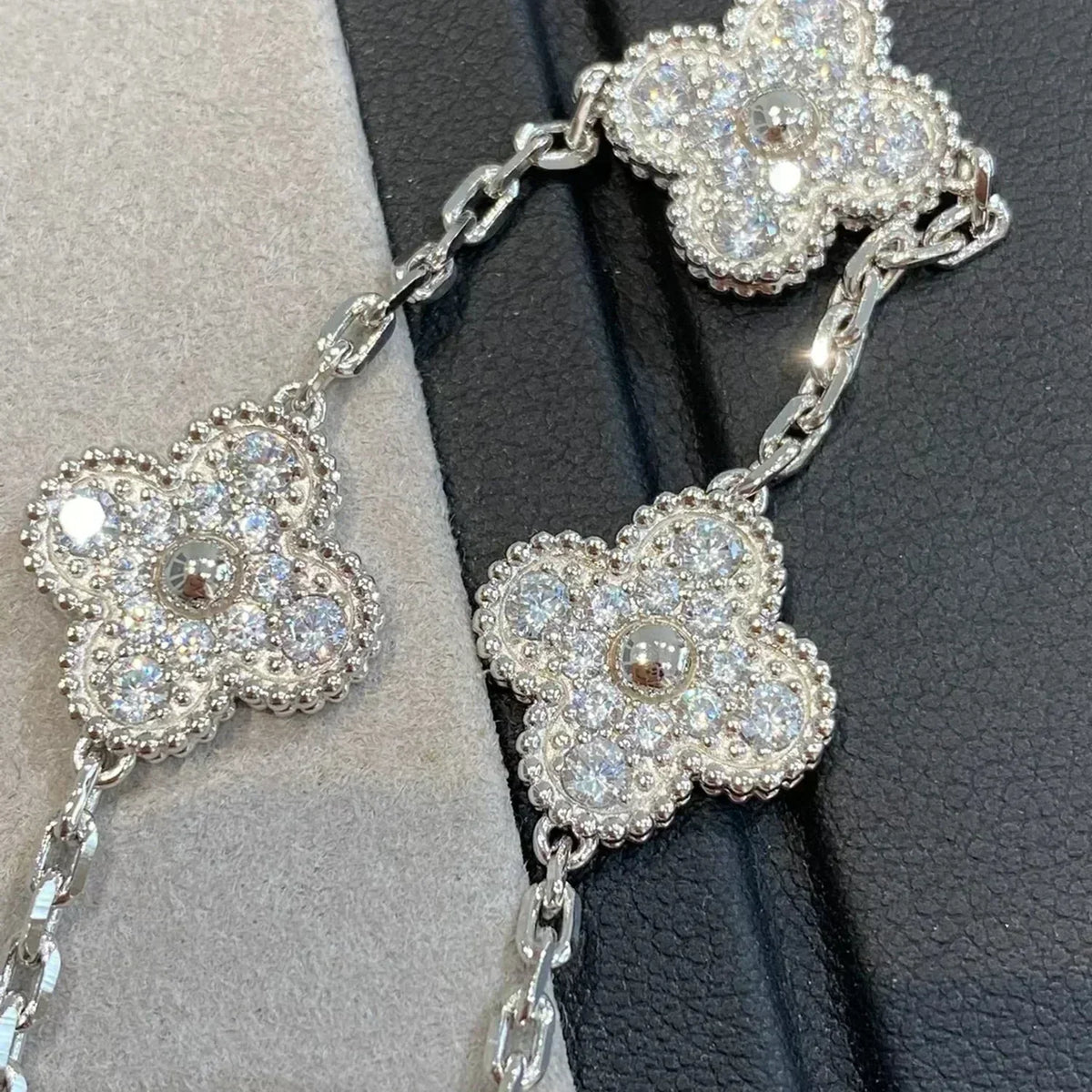 [Elowen jewels ] CLOVER 5 MOTIF FULL DIAMOND BRACELET COLLECTION