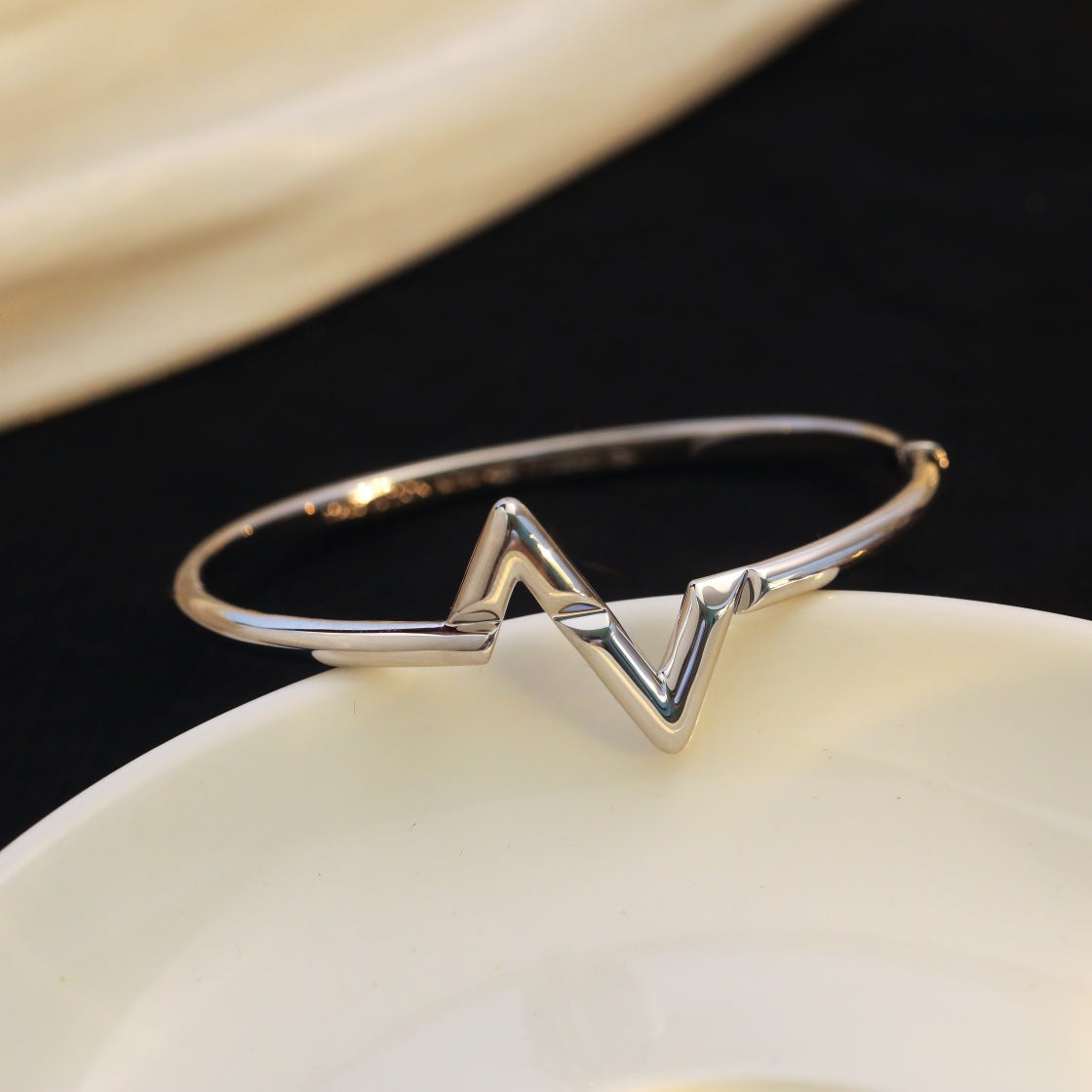 [Elowen jewels ]VOLTE UPSITE DOWN BRACELET