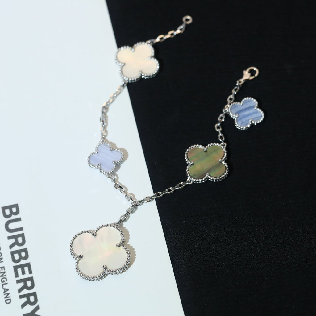 [Elowen jewels ]CLOVER BRACELET 5 MOTIFS MOP CHALCEDONY SILVER