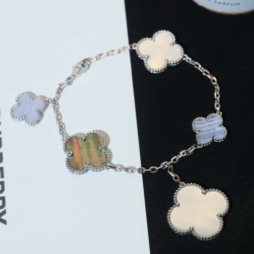 [Elowen jewels ]CLOVER BRACELET 5 MOTIFS MOP CHALCEDONY SILVER