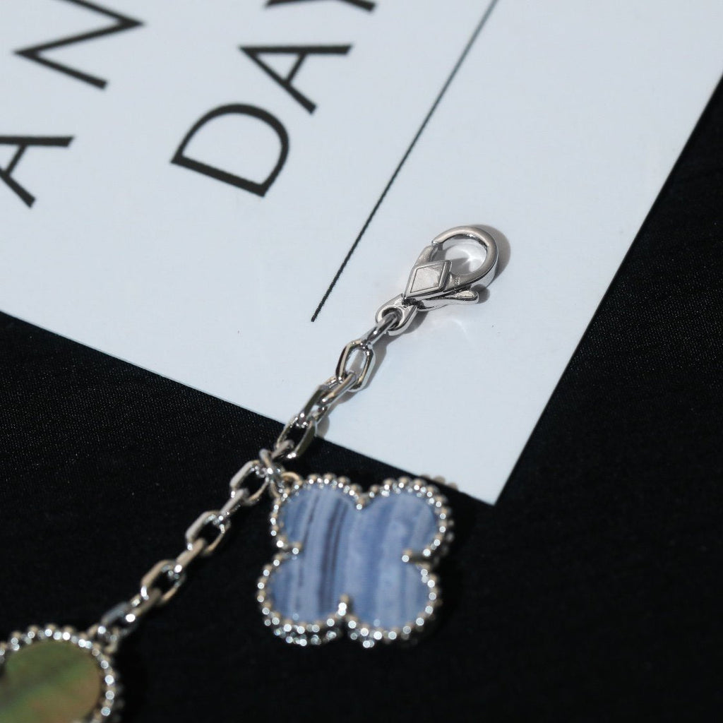 [Elowen jewels ]CLOVER BRACELET 5 MOTIFS MOP CHALCEDONY SILVER