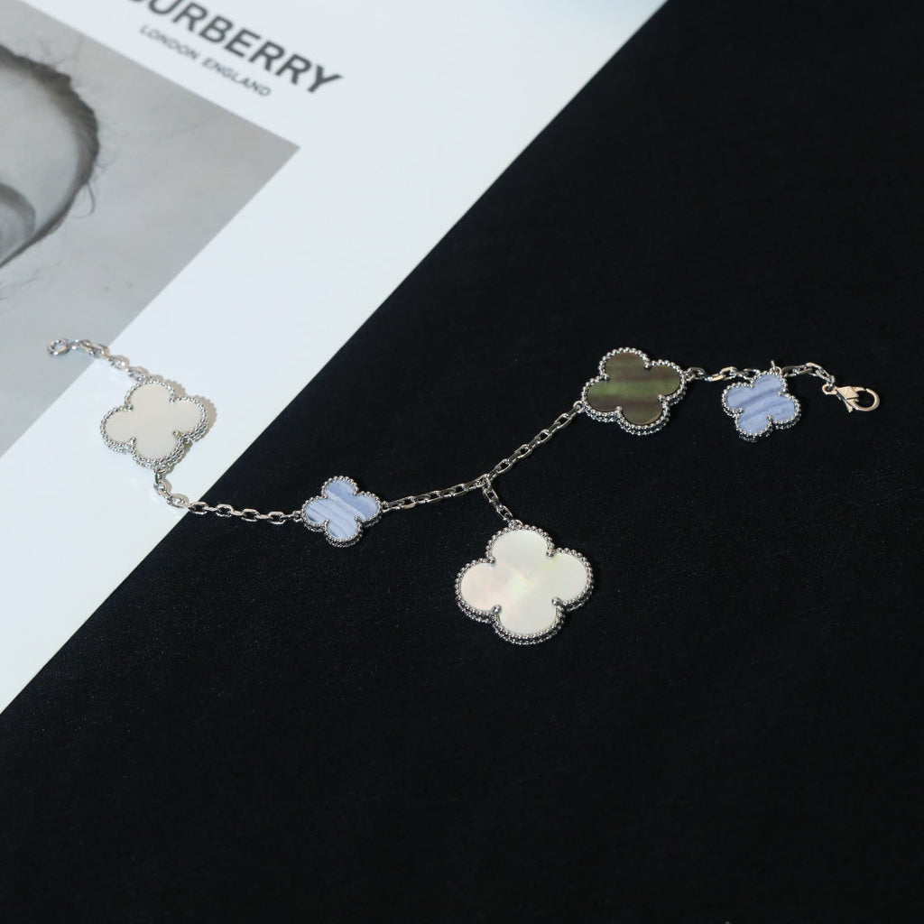[Elowen jewels ]CLOVER BRACELET 5 MOTIFS MOP CHALCEDONY SILVER