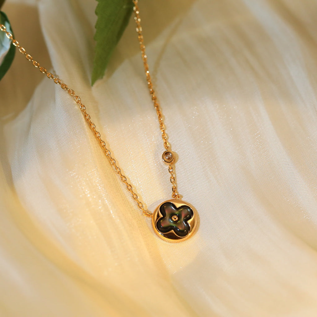 {
  "Elowen jewels": "エロウェン・ジュエルズ",
  "SUN PEDANT PINK GOLD 1 DIAMOND NECKLACE": "サン・ペンダント ピンクゴールド 1ダイヤモンド ネックレス"
}