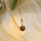 {
  "Elowen jewels": "エロウェン・ジュエルズ",
  "SUN PEDANT PINK GOLD 1 DIAMOND NECKLACE": "サン・ペンダント ピンクゴールド 1ダイヤモンド ネックレス"
}