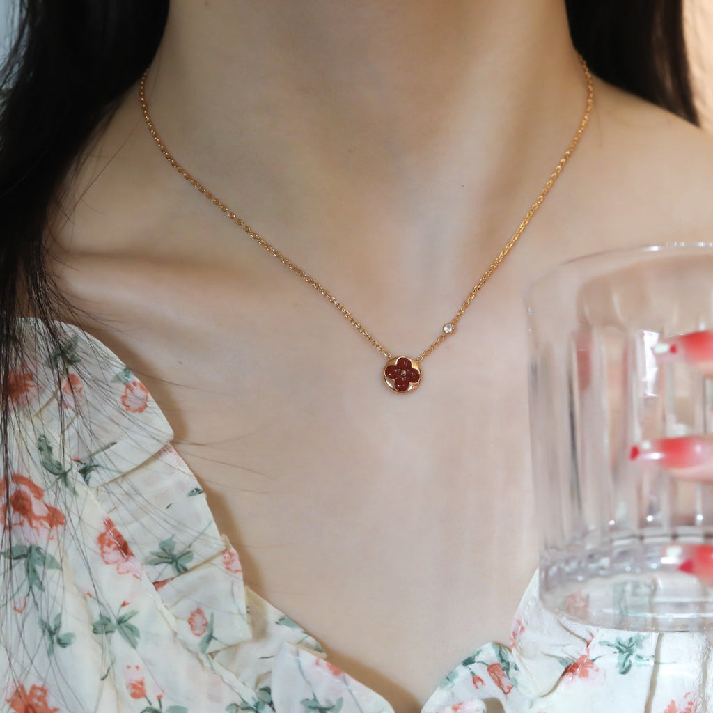 {
  "Elowen jewels": "エロウェン・ジュエルズ",
  "SUN PEDANT PINK GOLD 1 DIAMOND NECKLACE": "サン・ペンダント ピンクゴールド 1ダイヤモンド ネックレス"
}