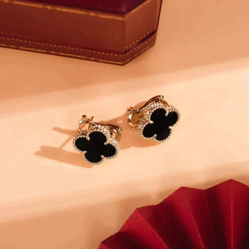 [Elowen jewels ]CLOVER MEDIUM 1 MOTIV ONYX OHRSTECKER