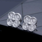 {
  "Elowen jewels": "Elowen jewels",
  "CLOVER 1 MOTIFS DIAMOND STUD EARRINGS SILVER": "クローバー 1モチーフ ダイヤモンド スタッドピアス シルバー"
}