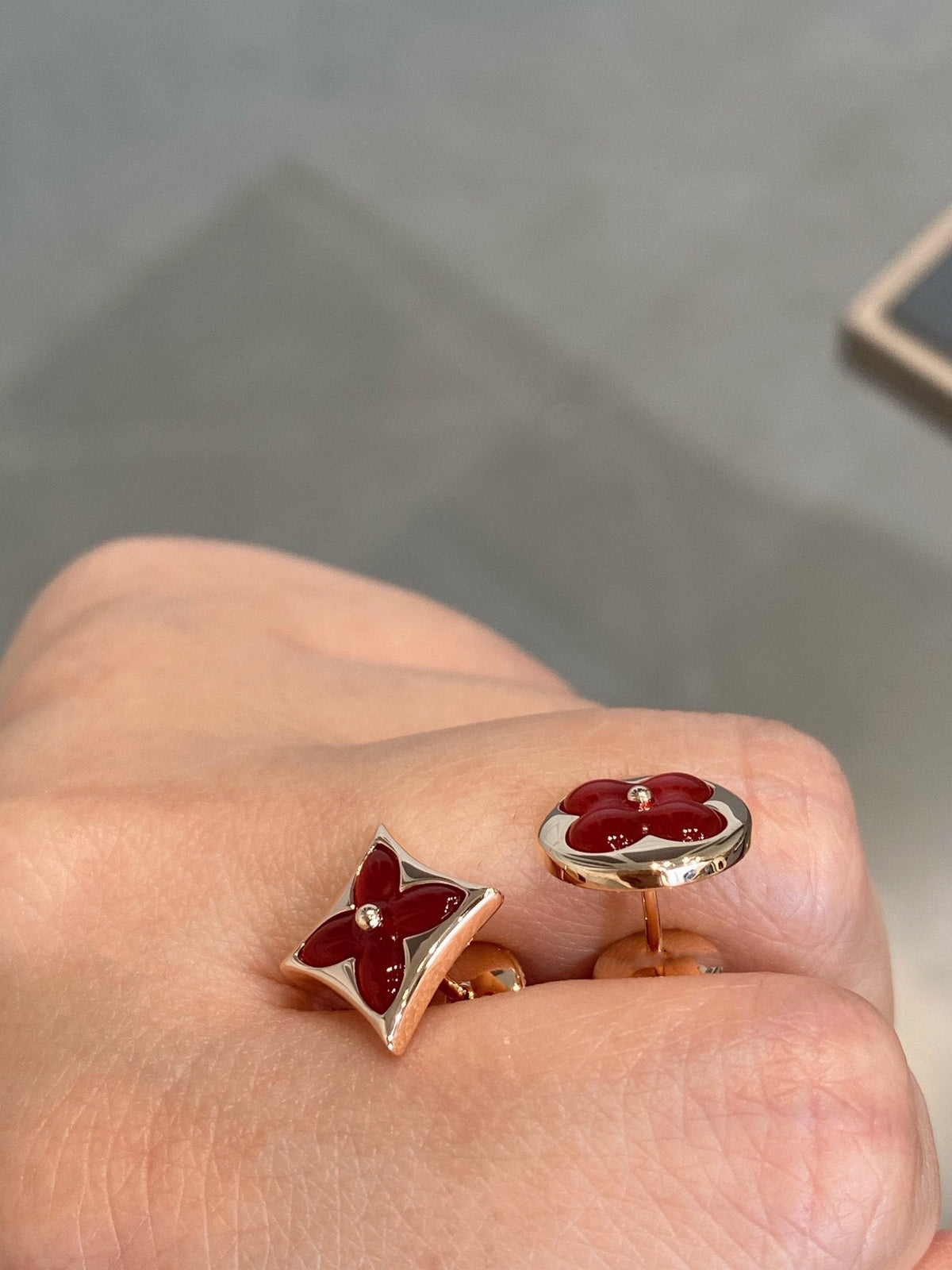 [Elowen jewels ]STAR AND SUN PINK GOLD CARNELIAN STUD EARRINGS