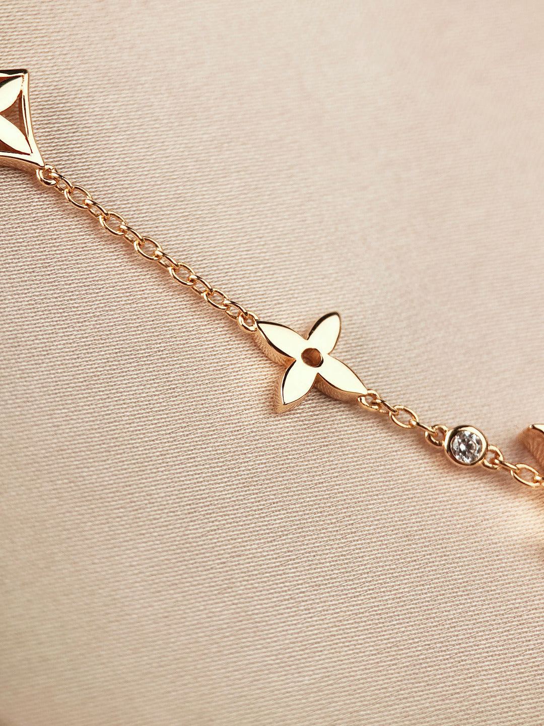 [Elowen jewels ]STAR AND SUN 7 MOTIFS GOLD BRACELET