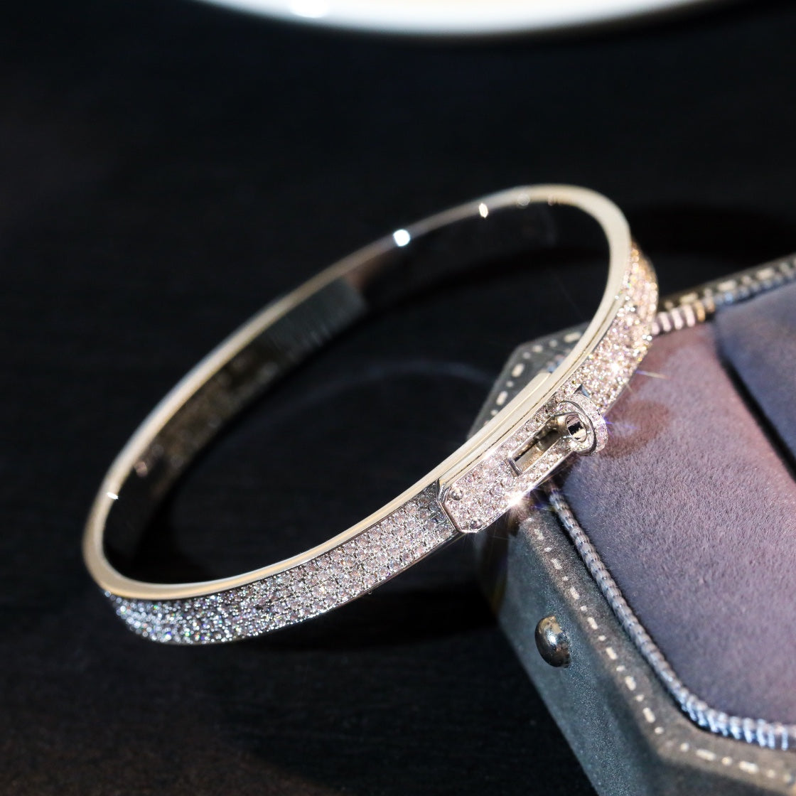 {
  "Elowen jewels ": "エローウェン・ジュエルズ",
  "KELLY BRACELET DIAMOND PAVED": "ケリー ブレスレット ダイヤモンドパヴェ"
}