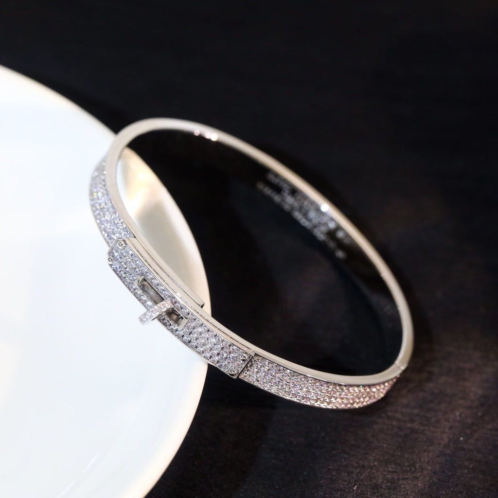 {
  "Elowen jewels ": "エローウェン・ジュエルズ",
  "KELLY BRACELET DIAMOND PAVED": "ケリー ブレスレット ダイヤモンドパヴェ"
}