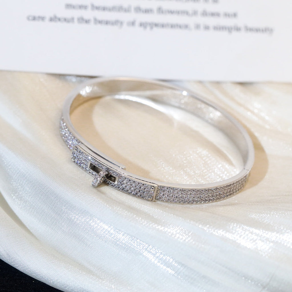 {
  "Elowen jewels ": "エローウェン・ジュエルズ",
  "KELLY BRACELET DIAMOND PAVED": "ケリー ブレスレット ダイヤモンドパヴェ"
}