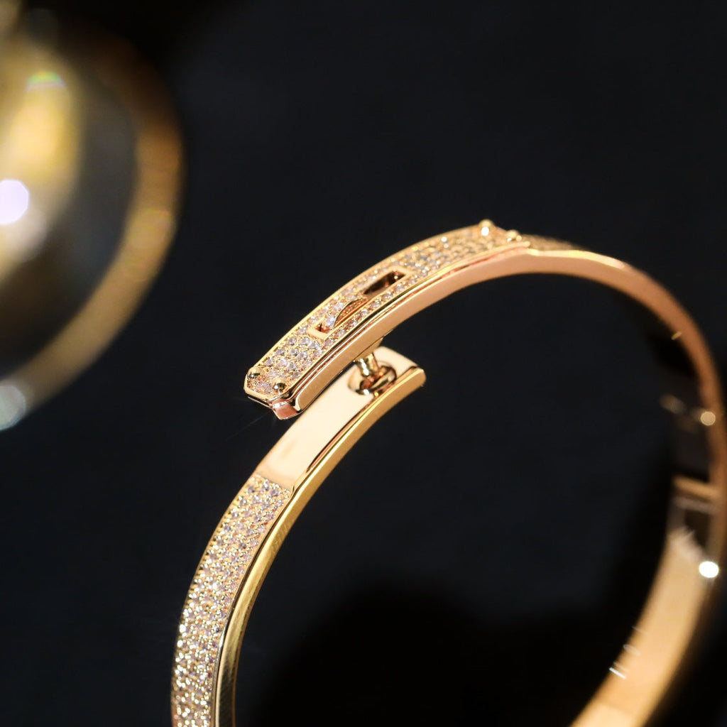 {
  "Elowen jewels ": "エローウェン・ジュエルズ",
  "KELLY BRACELET DIAMOND PAVED": "ケリー ブレスレット ダイヤモンドパヴェ"
}