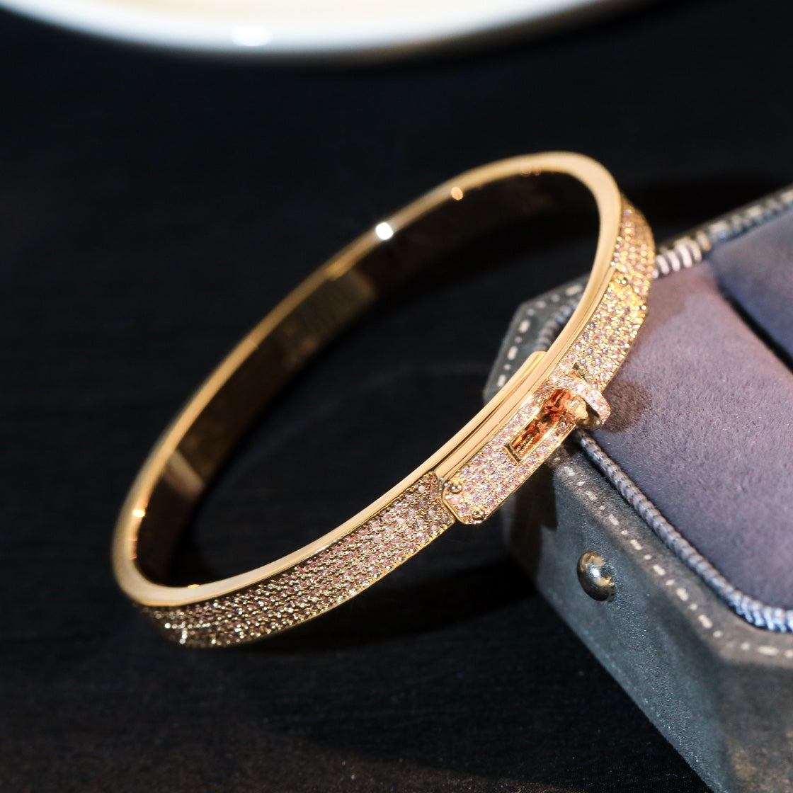 {
  "Elowen jewels ": "エローウェン・ジュエルズ",
  "KELLY BRACELET DIAMOND PAVED": "ケリー ブレスレット ダイヤモンドパヴェ"
}