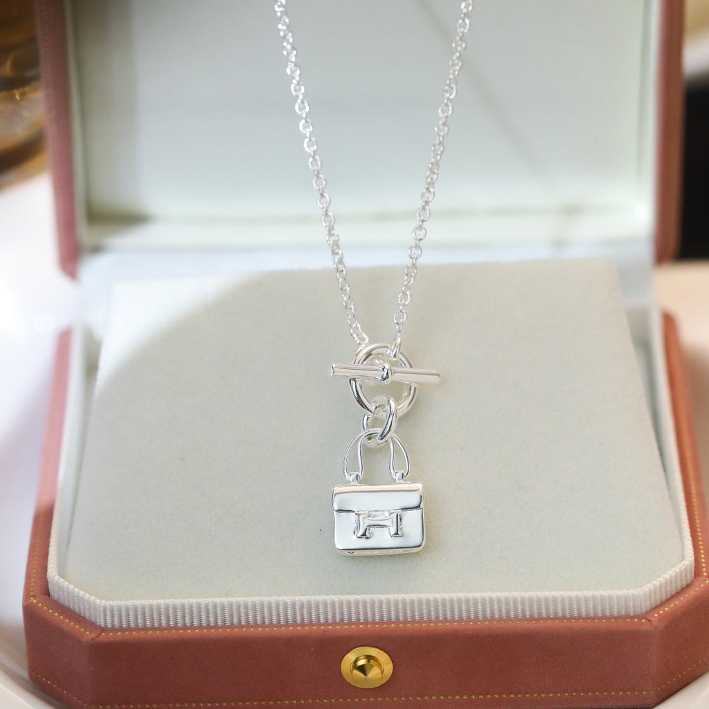 {
  "Elowen jewels": "エロウェン・ジュエルズ",
  "POP H PEDANT SILVER NECKLACE": "ポップH ペンダント シルバーネックレス"
}