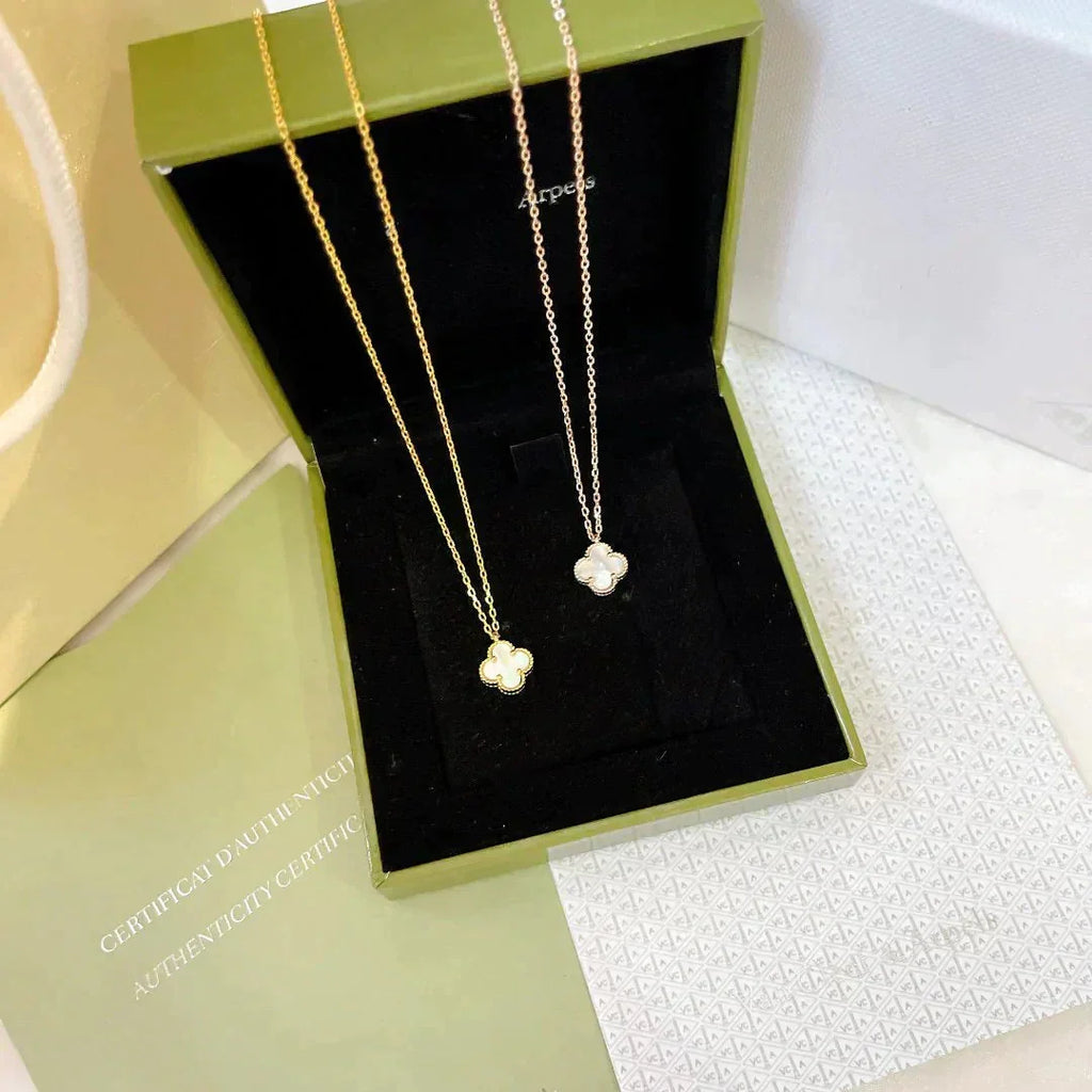 [Elowen jewels ]CLOVER MINI 9.5MM WHITE MOTHER-OF-PEARL NECKLACE
