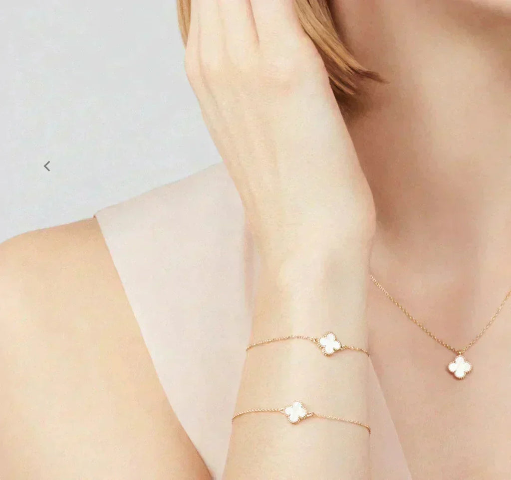 [Elowen jewels ]CLOVER MINI 9.5MM WHITE MOTHER-OF-PEARL NECKLACE