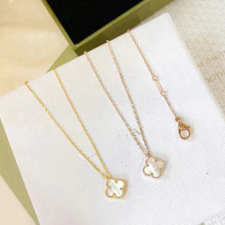 [Elowen jewels ]CLOVER MINI 9.5MM WHITE MOTHER-OF-PEARL NECKLACE