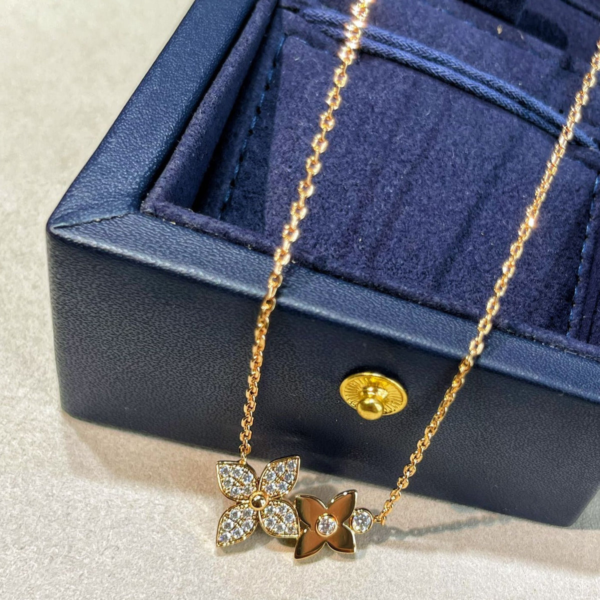 [Elowen jewels ]STAR BLOSSOM NECKLACE PINK GOLD DIAMONDS