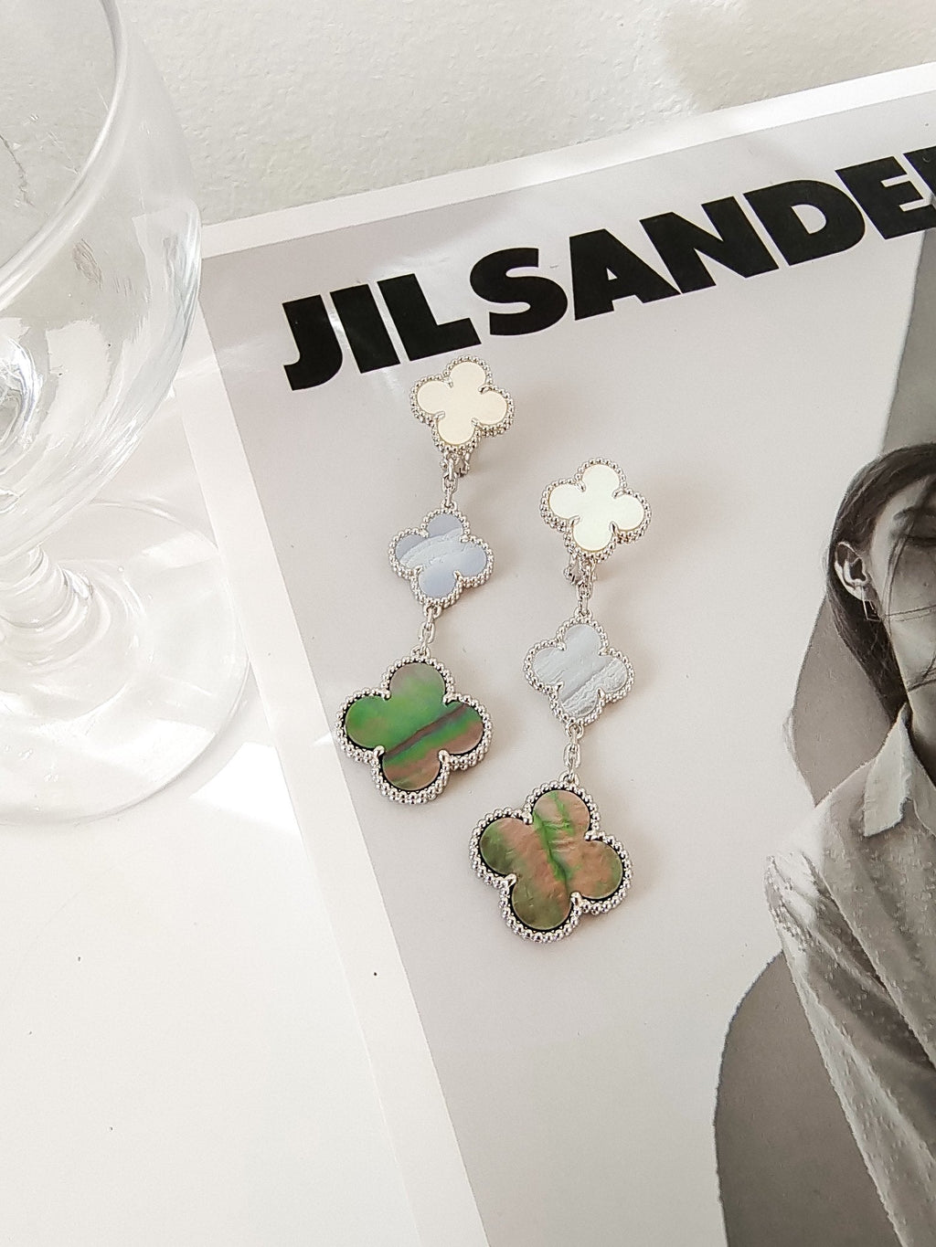 [Elowen jewels ]CLOVER 3 MOTIFS CHALCEDONY DARK MOP SILVER EARRINGS