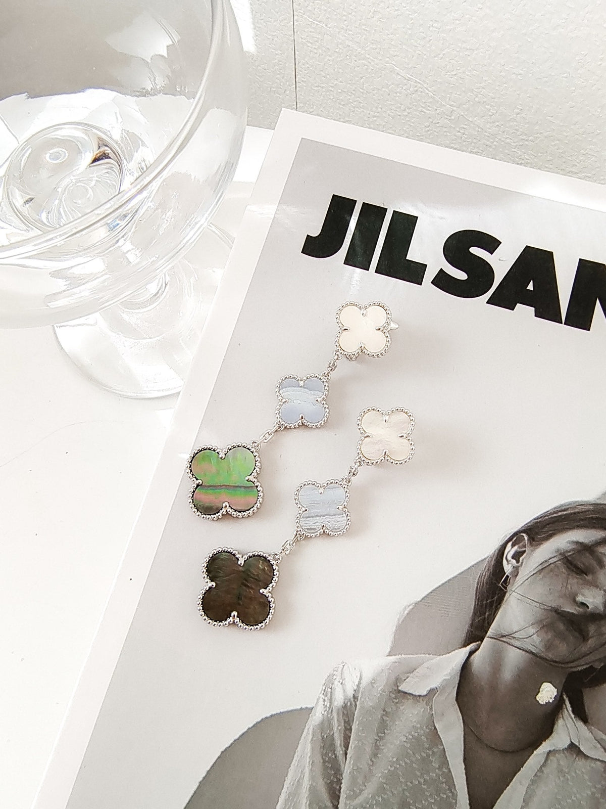 [Elowen jewels ]CLOVER 3 MOTIFS CHALCEDONY DARK MOP SILVER EARRINGS