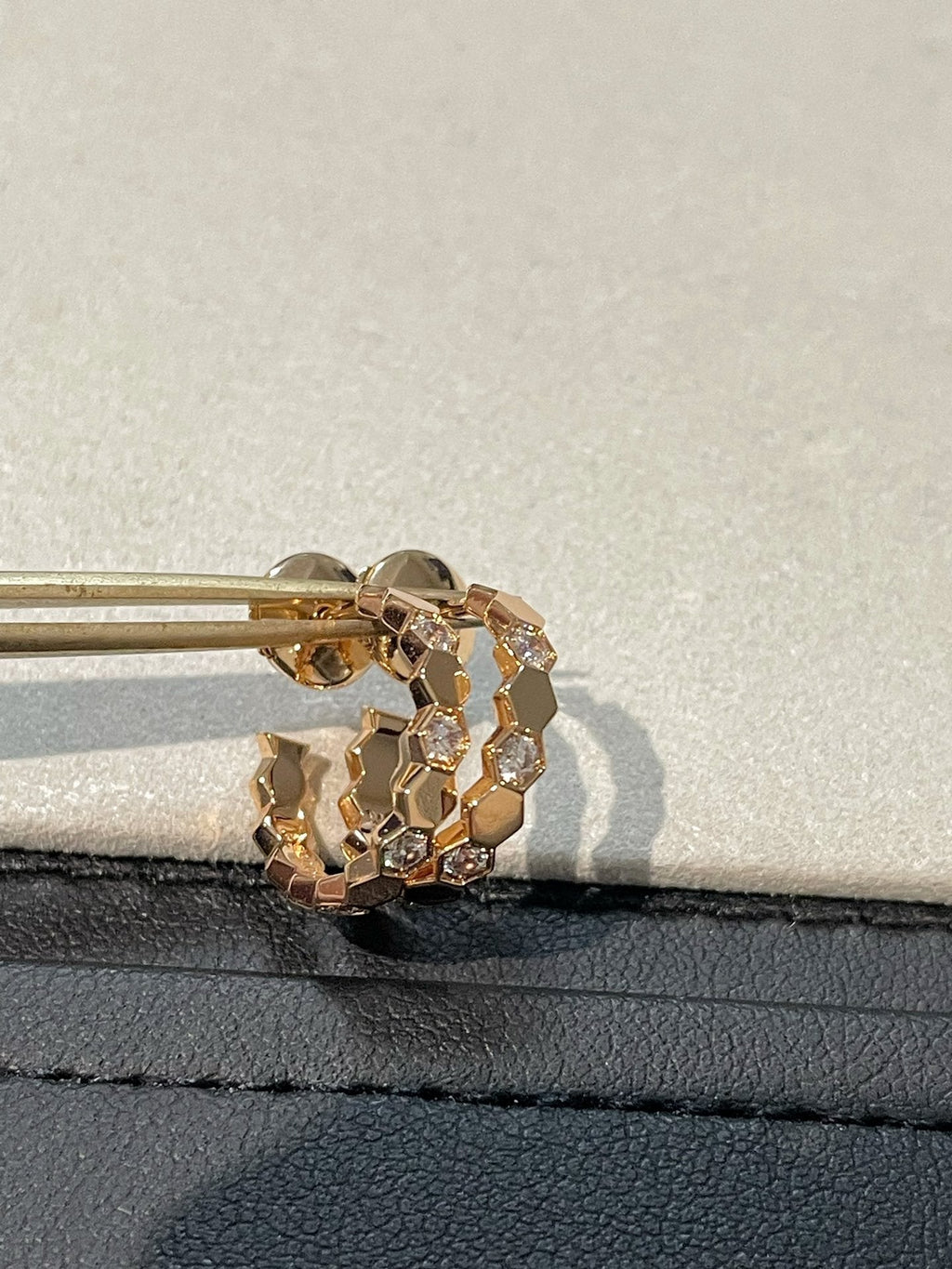 [Elowen jewels ]Hollow Design Four-Leaf Clover Flower Shape Earrings