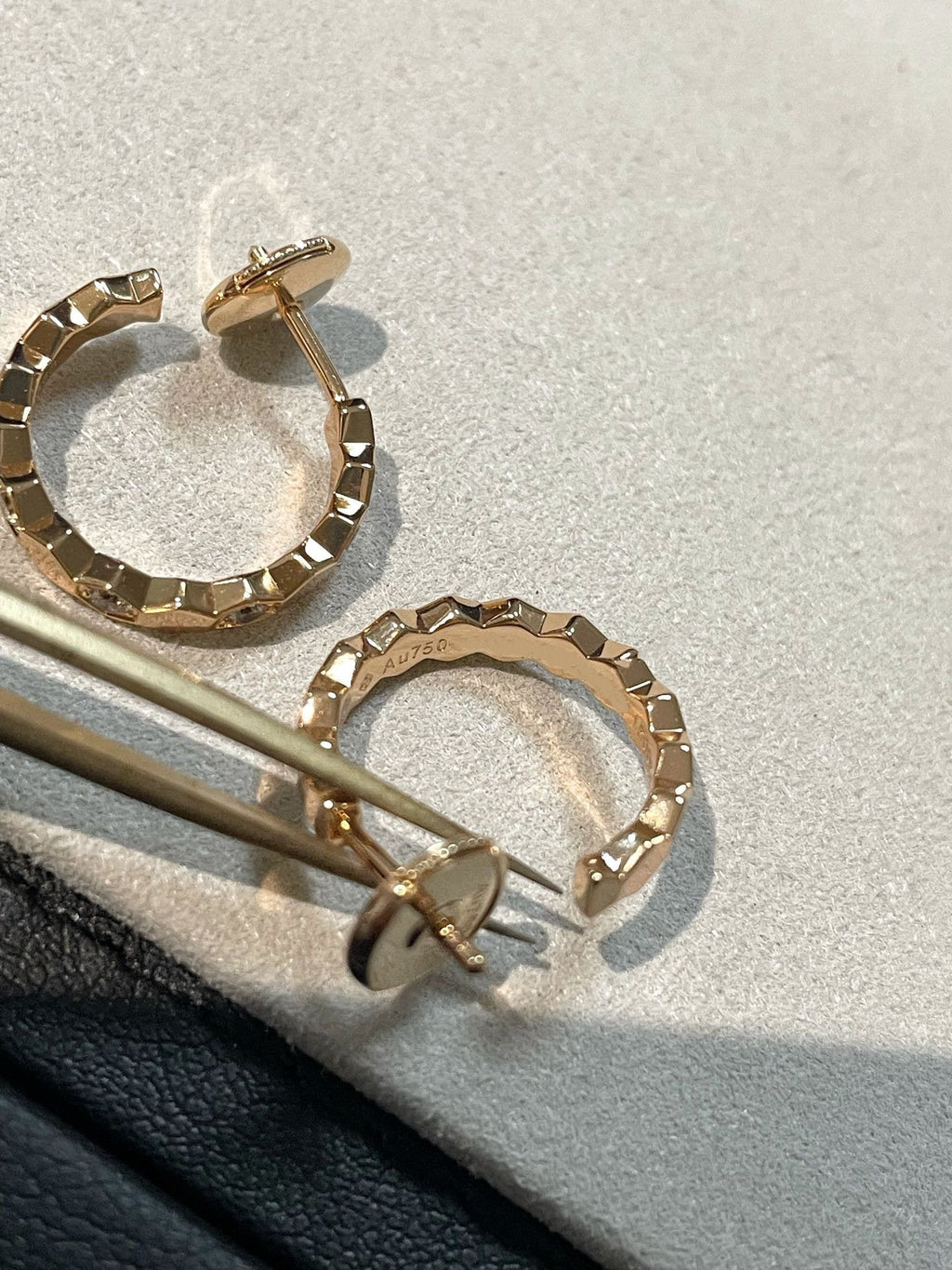 [Elowen jewels ]Hollow Design Four-Leaf Clover Flower Shape Earrings