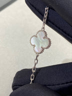 [Elowen jewels ]KOLLEKTION CLOVER WHITE PEARL MOP ARMBAND MIT 5 MOTIVEN