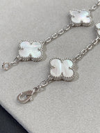 [Elowen jewels ]KOLLEKTION CLOVER WHITE PEARL MOP ARMBAND MIT 5 MOTIVEN