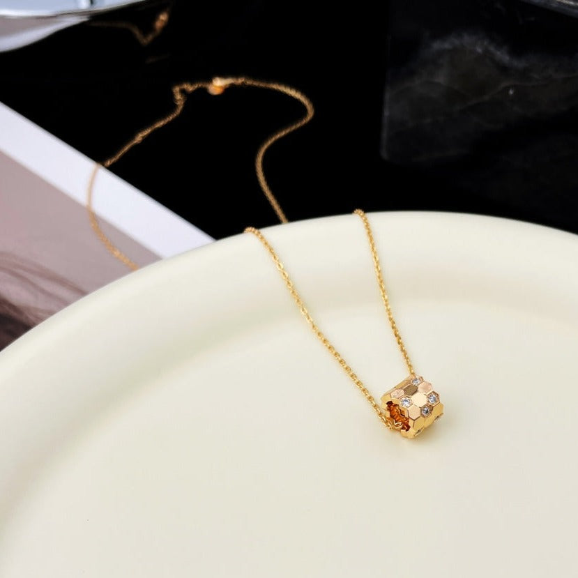 [Elowen jewels ]BEE MINI PEDANT DIAMOND NECKLACE