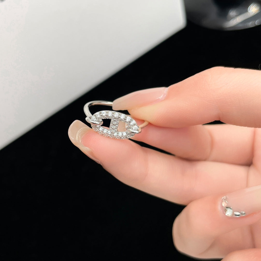 {
  "Elowen jewels": "Elowen jewels",
  "RONDE SMALL SILVER DIAMOND RING": "RONDE スモール シルバー ダイヤモンド リング"
}