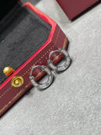 {"Elowen jewels": "エロウェン・ジュエルズ", "LOVE DIAMOND EARRINGS": "ラブ・ダイヤモンド・イヤリング"}