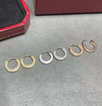 {"Elowen jewels": "エロウェン・ジュエルズ", "LOVE DIAMOND EARRINGS": "ラブ・ダイヤモンド・イヤリング"}