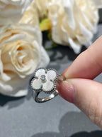 {
  "Elowen jewels": "Elowen jewels",
  "CLOVER SILVER MOP DIAMOND RING": "クローバー シルバー MOP ダイヤモンド リング"
}