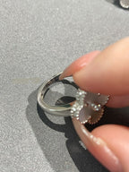 {
  "Elowen jewels": "Elowen jewels",
  "CLOVER SILVER MOP DIAMOND RING": "クローバー シルバー MOP ダイヤモンド リング"
}