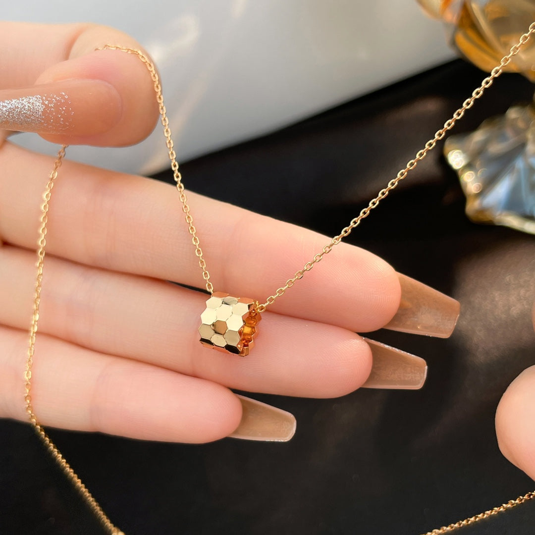 [Elowen jewels ]BEE MINI NECKLACE