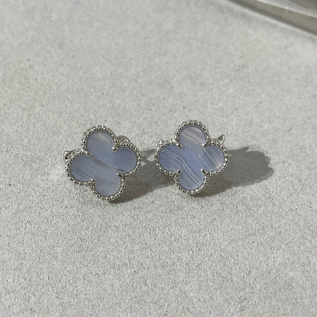 [Elowen jewels ]CLOVER CHALCEDONY SILVER STUD EARRINGS