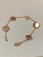 {
  "Elowen jewels": "Elowen jewels",
  "STAR AND SUN 5 MOTIF MOP PINK GOLD BRACELET": "スター＆サン 5モチーフ マザーオブパール ピンクゴールド ブレスレット"
}