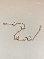 [Elowen jewels ]STAR 4 MOTIF ARMBAND AUS PERLMUTT, DIAMANTEN UND ROSÉGOLD