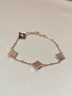 [Elowen jewels ]STAR 4 MOTIF ARMBAND AUS PERLMUTT, DIAMANTEN UND ROSÉGOLD