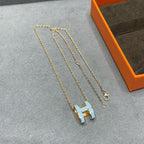 {
  "Elowen jewels": "エロウェン・ジュエルズ",
  "POP H SKY BLUE NECKLACE": "ポップH スカイブルー ネックレス"
}