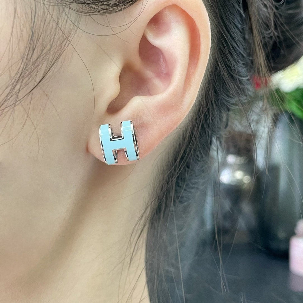 [Elowen jewels ]POP H SKY BLUE STUD EARRINGS