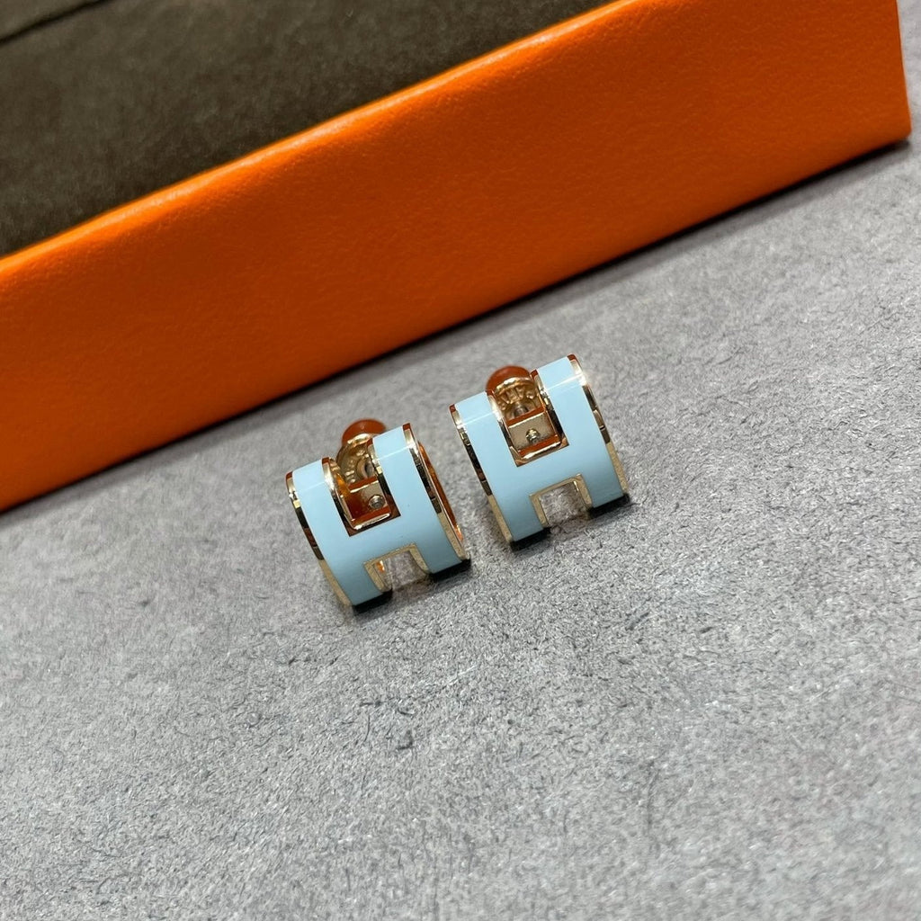 [Elowen jewels ]POP H SKY BLUE STUD EARRINGS