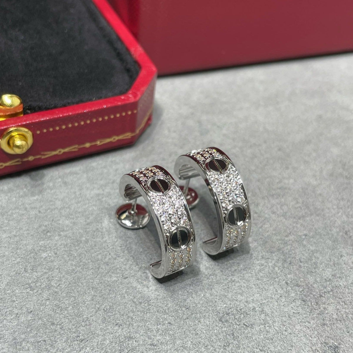 [Elowen jewels ]LOVE CERAMIC DIAMOND PAVED SILVER EARRINGS