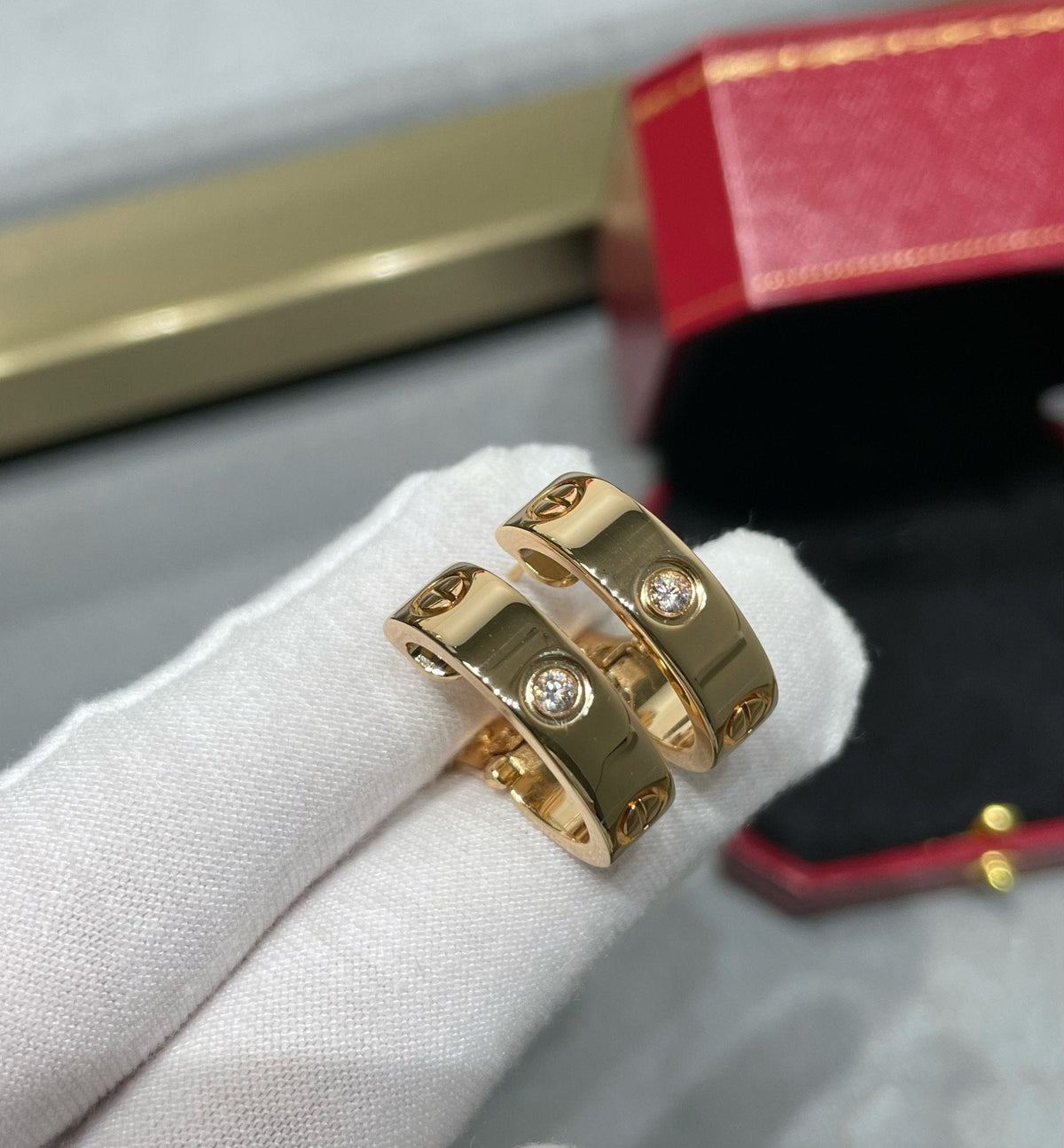 [Elowen jewels ]LOVE 5.5MM 1 DIAMOND EARRINGS