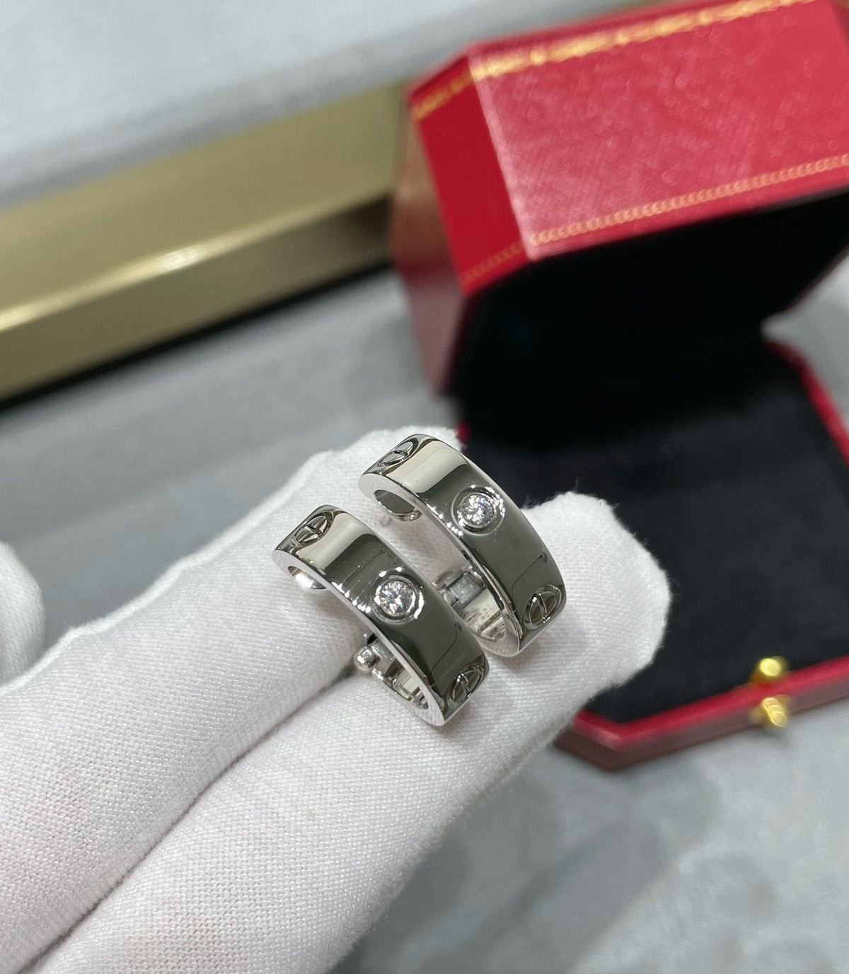 [Elowen jewels ]LOVE 5.5MM 1 DIAMOND EARRINGS
