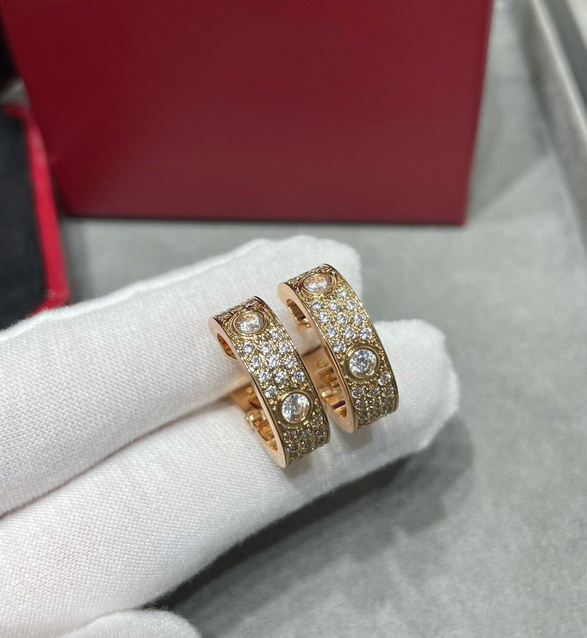 [Elowen jewels ]LOVE 5.5MM DIAMOND PAVED EARRINGS