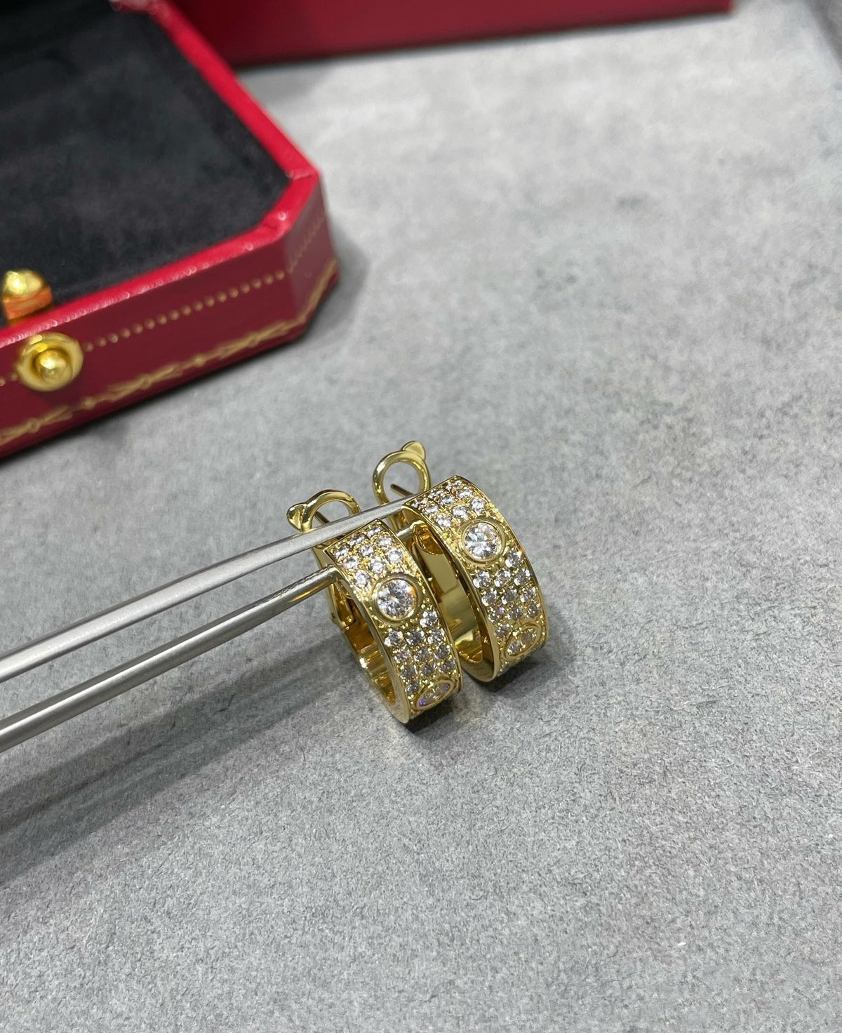 [Elowen jewels ]LOVE 5.5MM DIAMOND PAVED EARRINGS